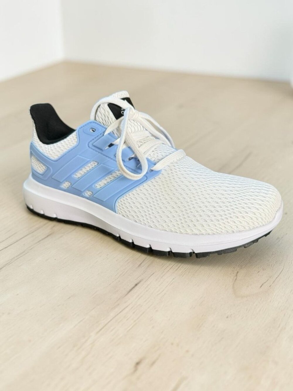 Adidas Ultimashow Women’s Size 7.5 White Blue Running Sneakers NWT IG6417